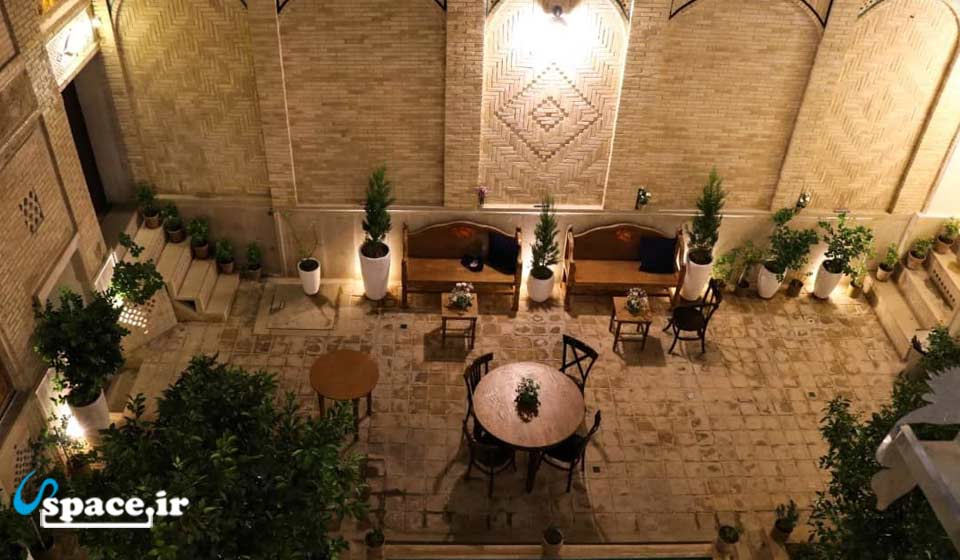 نمای حیاط بوتیک هتل راوی - شیراز