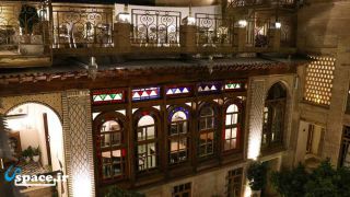نمای حیاط و پشت بام بوتیک هتل راوی - شیراز